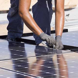 Nettoyage solaire : tarifs et conseils pour des panneaux efficaces.
